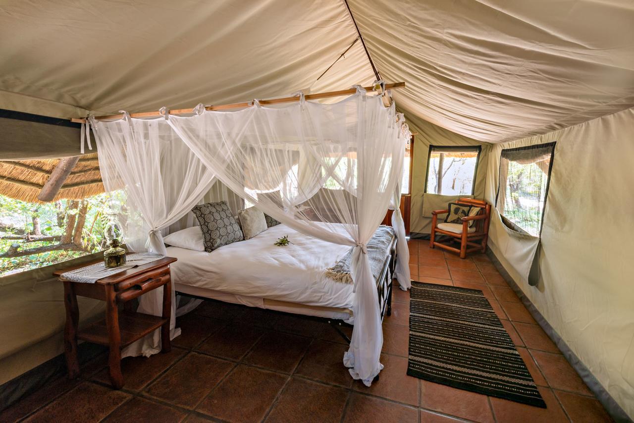 Pungwe Safari Camp Villa Rizab Memburu Manyeleti Luaran gambar